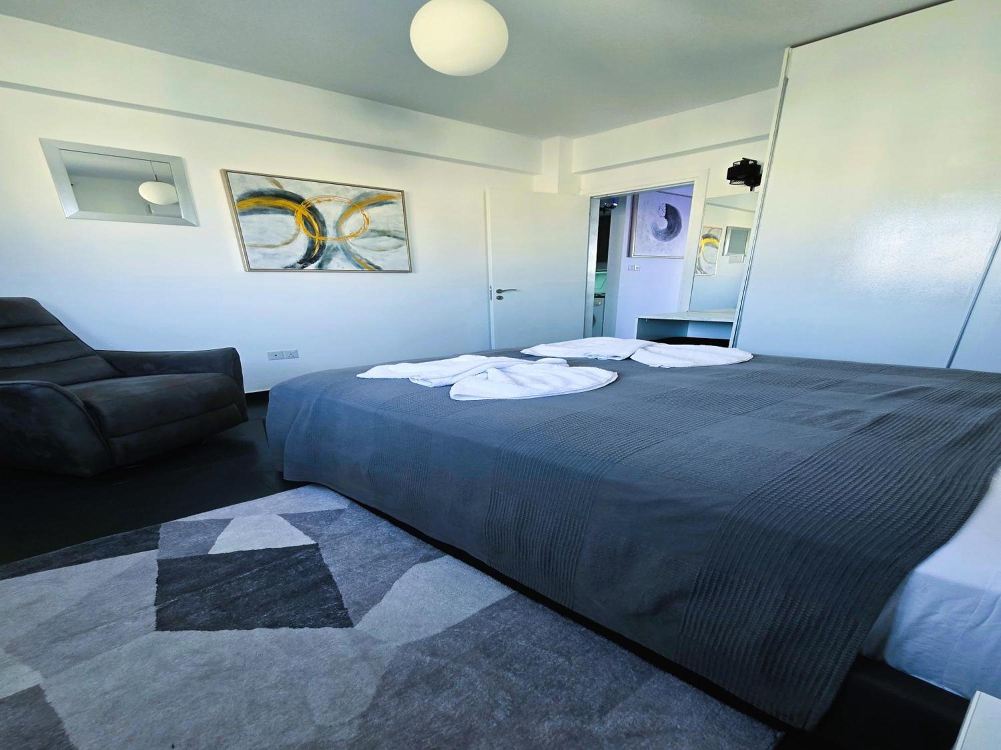 Golden Bay Deluxe Holiday Apartment Protaras Eksteriør bilde