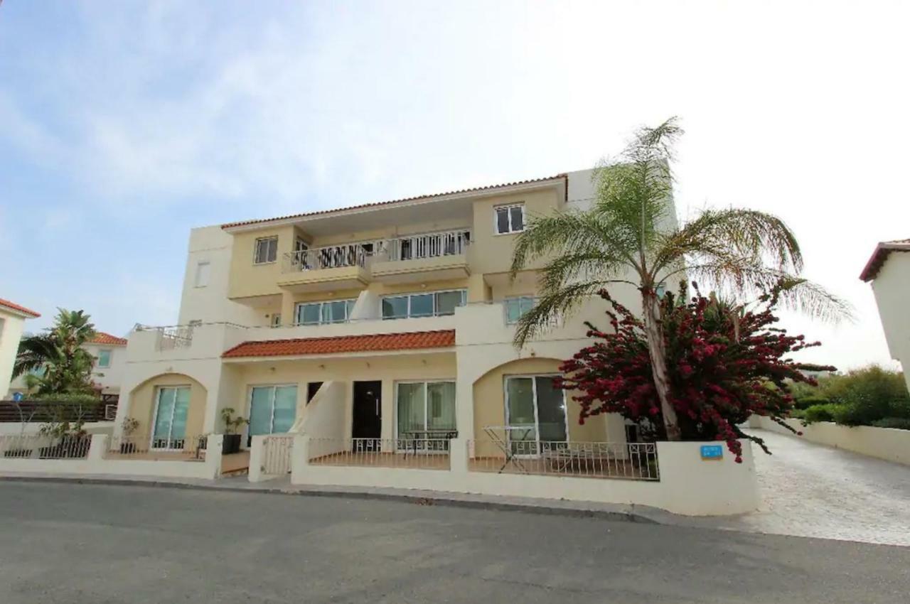 Golden Bay Deluxe Holiday Apartment Protaras Eksteriør bilde